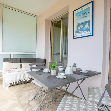 Апартаменты Les Pervenches By Interhome *